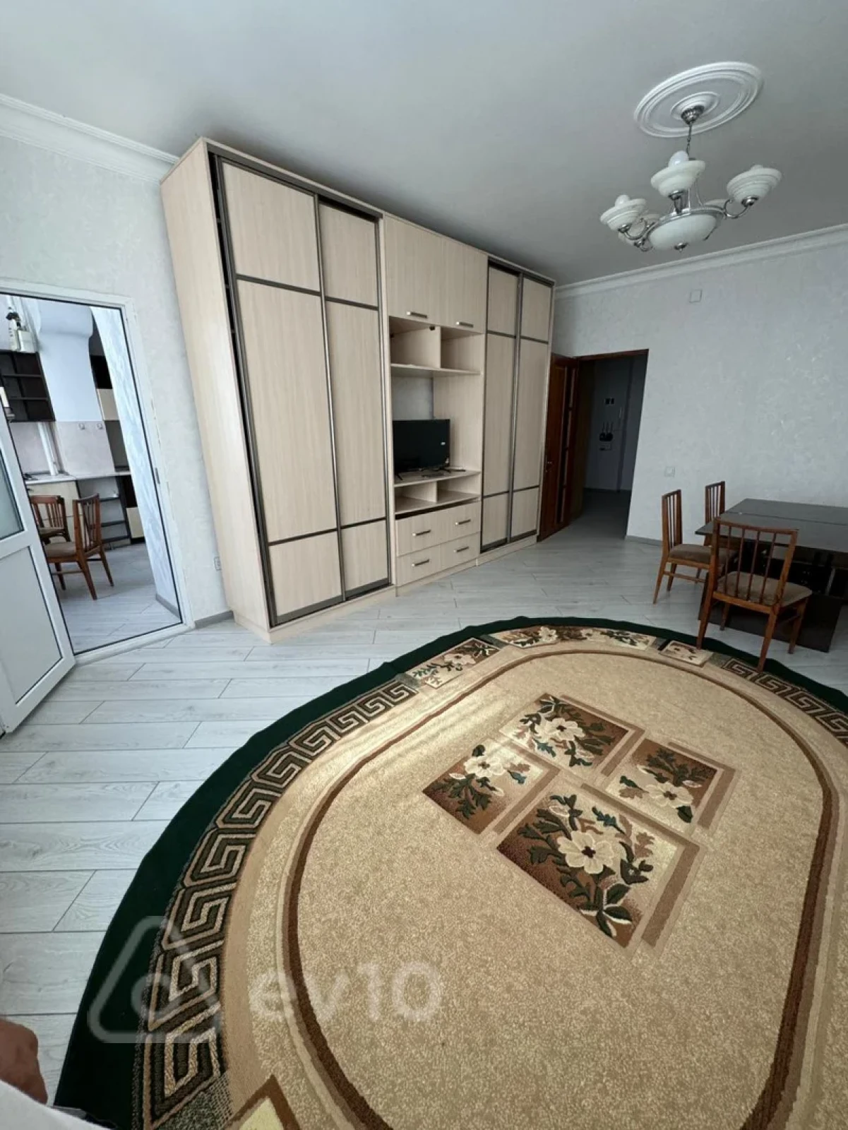 Kirayə verilir 2 otaqlı yeni tikili 80 m²