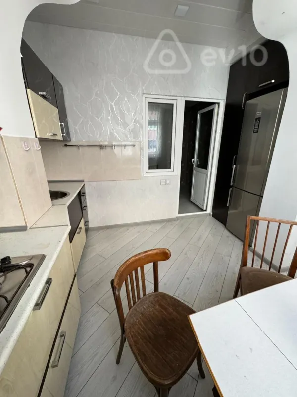 Kirayə verilir 2 otaqlı yeni tikili 80 m²