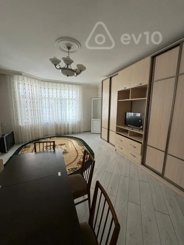 Kirayə verilir 2 otaqlı yeni tikili 80 m²