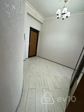Kirayə verilir 2 otaqlı yeni tikili 80 m²
