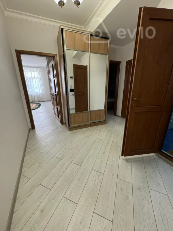Kirayə verilir 2 otaqlı yeni tikili 80 m²
