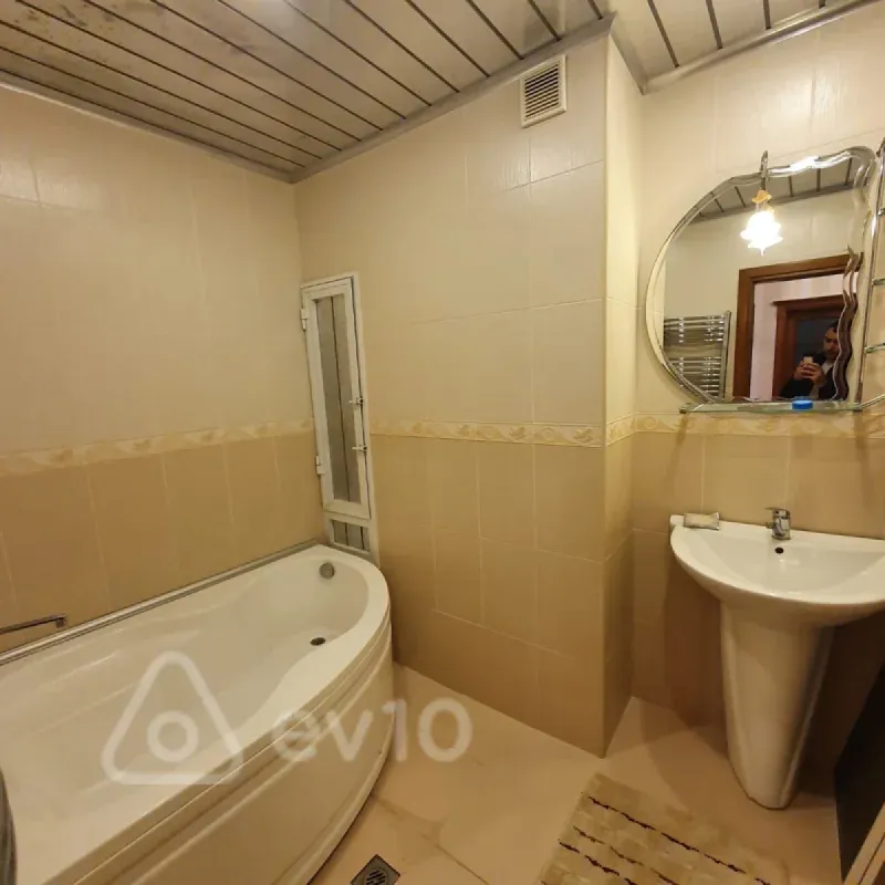 Kirayə verilir 2 otaqlı yeni tikili 98 m²