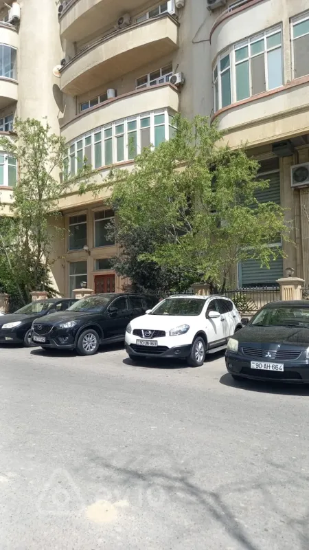 Kirayə verilir 2 otaqlı yeni tikili 98 m²