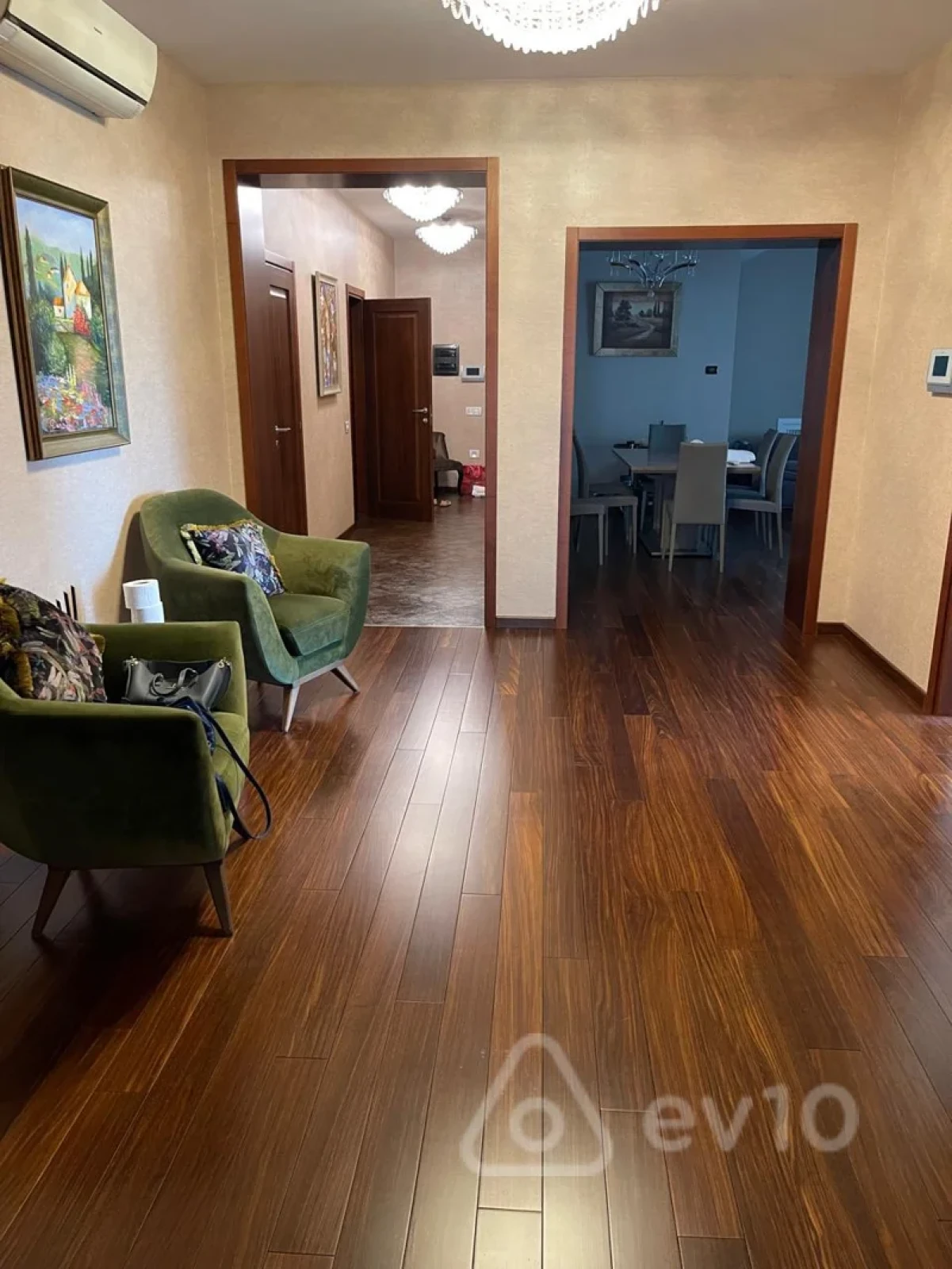 Kirayə verilir 4 otaqlı yeni tikili 200 m²