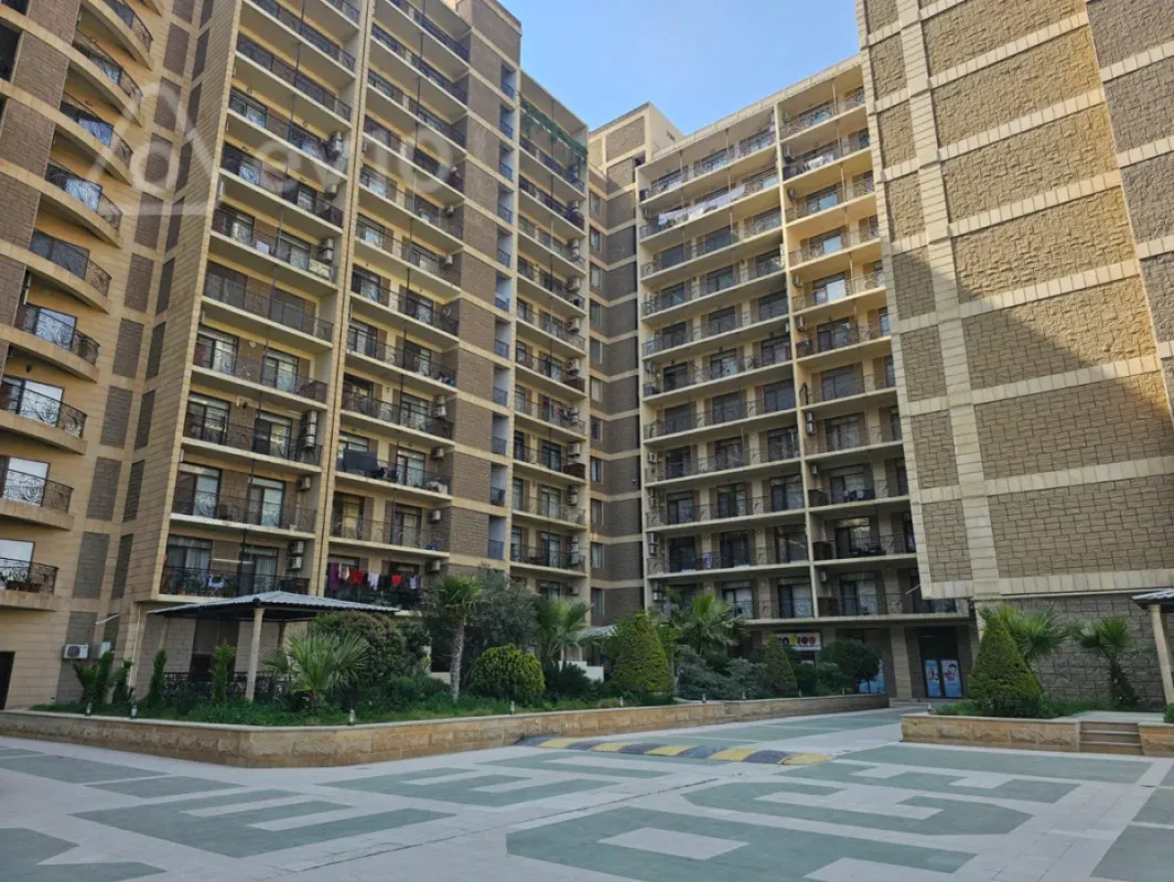 Kirayə verilir 4 otaqlı yeni tikili 200 m²