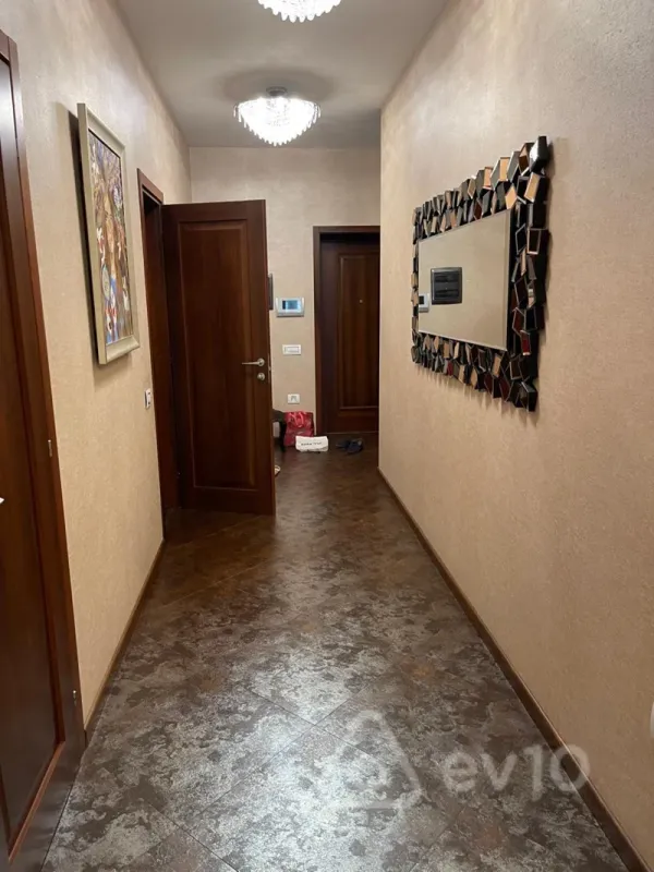 Kirayə verilir 4 otaqlı yeni tikili 200 m²