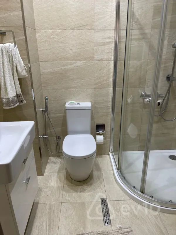 Kirayə verilir 4 otaqlı yeni tikili 200 m²