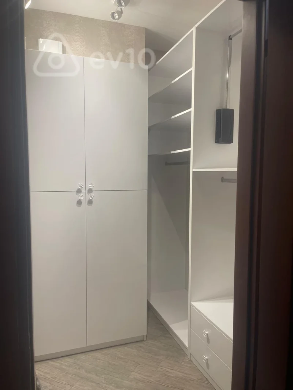 Kirayə verilir 4 otaqlı yeni tikili 200 m²