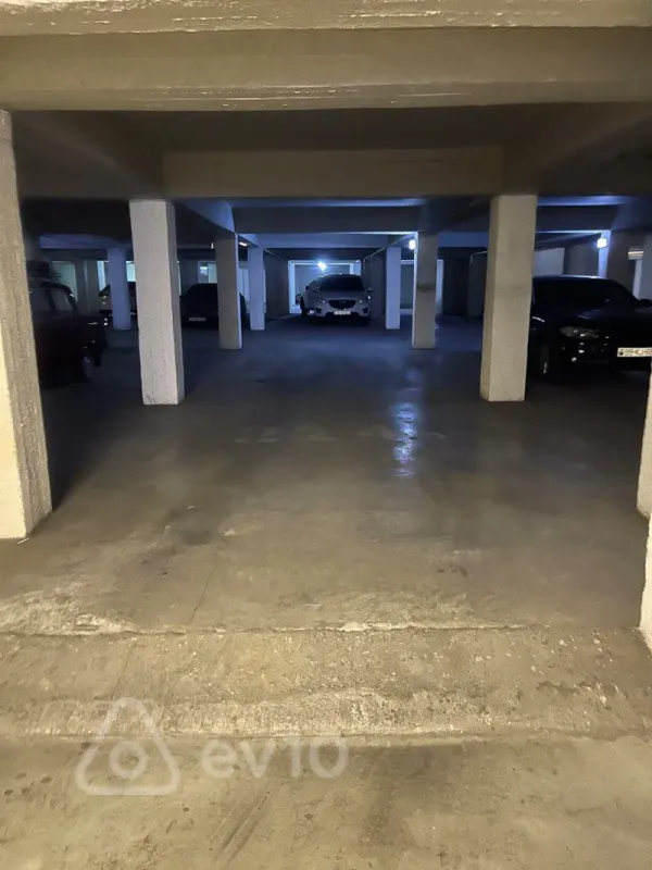 Kirayə verilir 4 otaqlı yeni tikili 200 m²