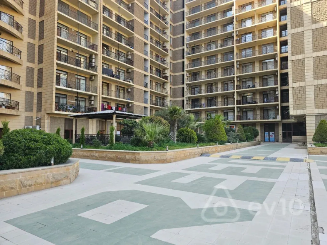 Kirayə verilir 4 otaqlı yeni tikili 200 m²