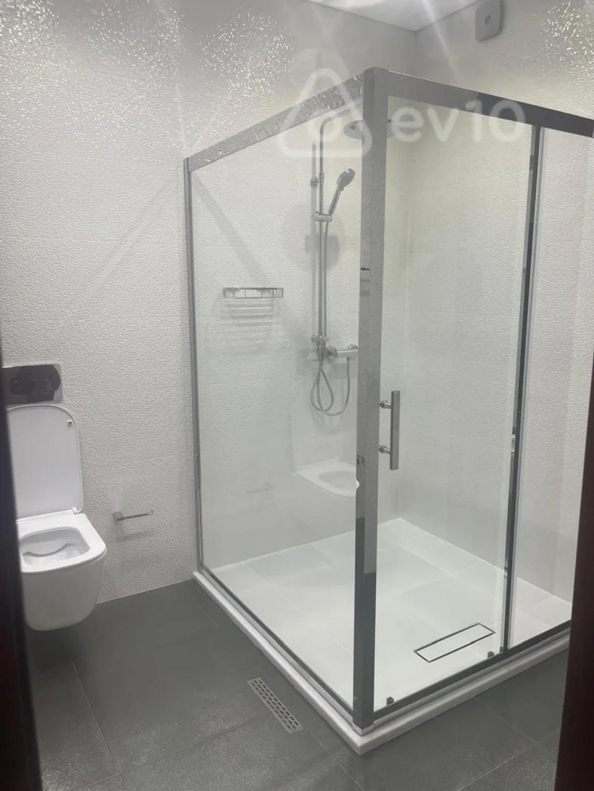 Kirayə verilir 4 otaqlı yeni tikili 200 m²