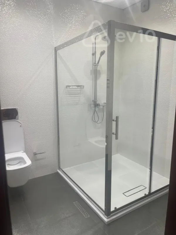 Kirayə verilir 4 otaqlı yeni tikili 200 m²