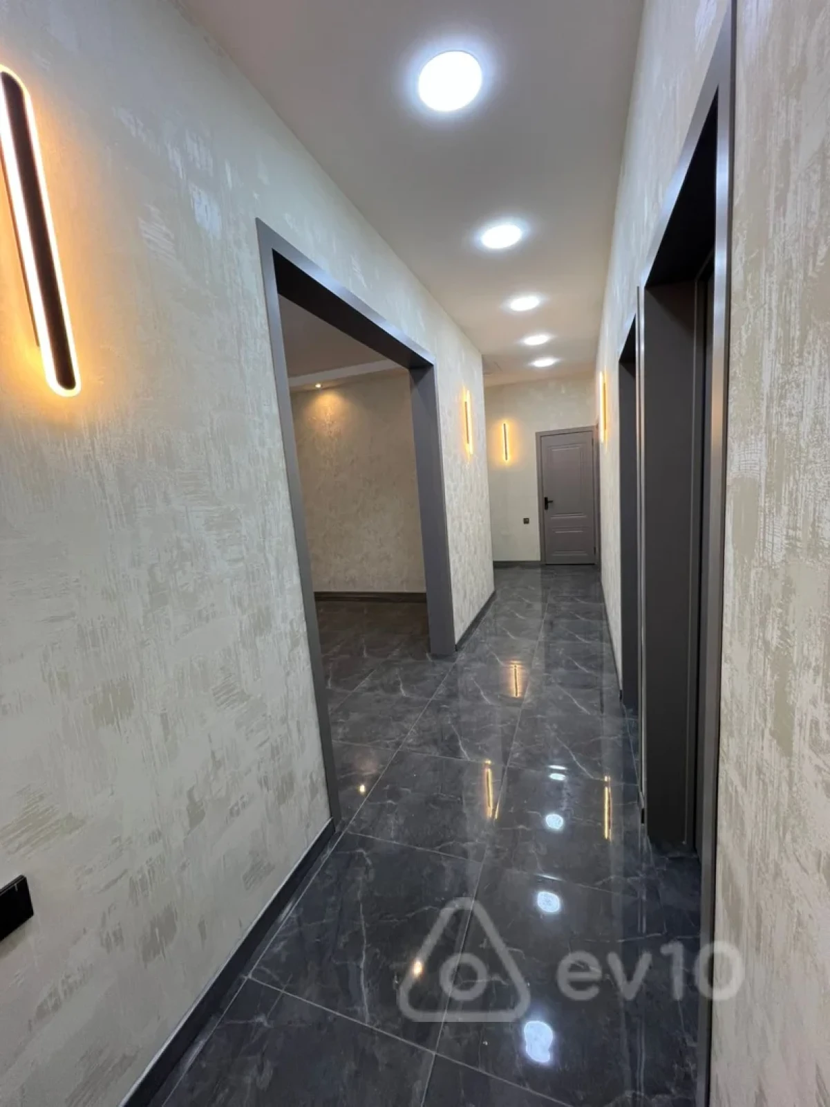 Satılır 4 otaqlı həyət evi 120 m²