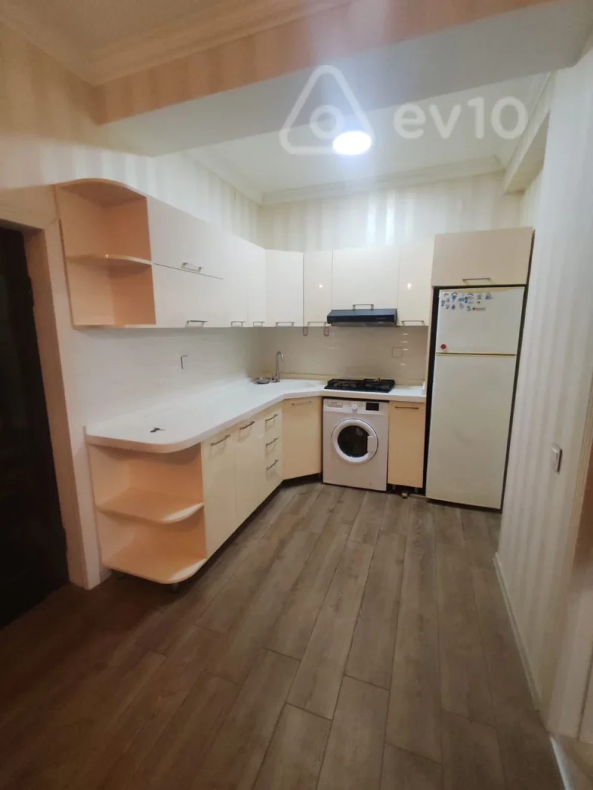 Kirayə verilir 3 otaqlı yeni tikili 85 m²