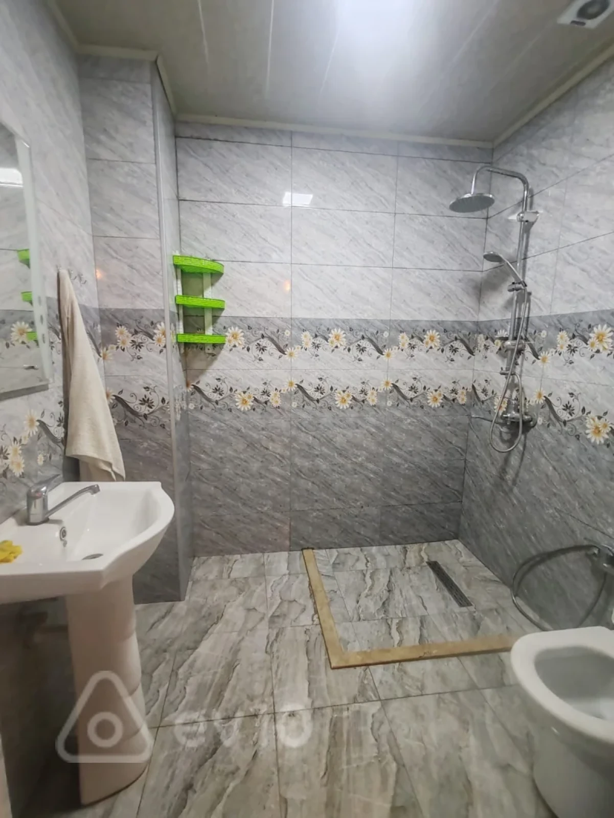 Kirayə verilir 3 otaqlı yeni tikili 85 m²