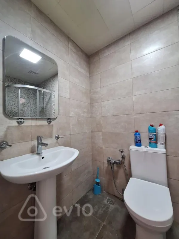 Kirayə verilir 2 otaqlı yeni tikili 50 m²