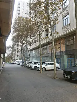 Kirayə verilir 3 otaqlı yeni tikili 141 m²