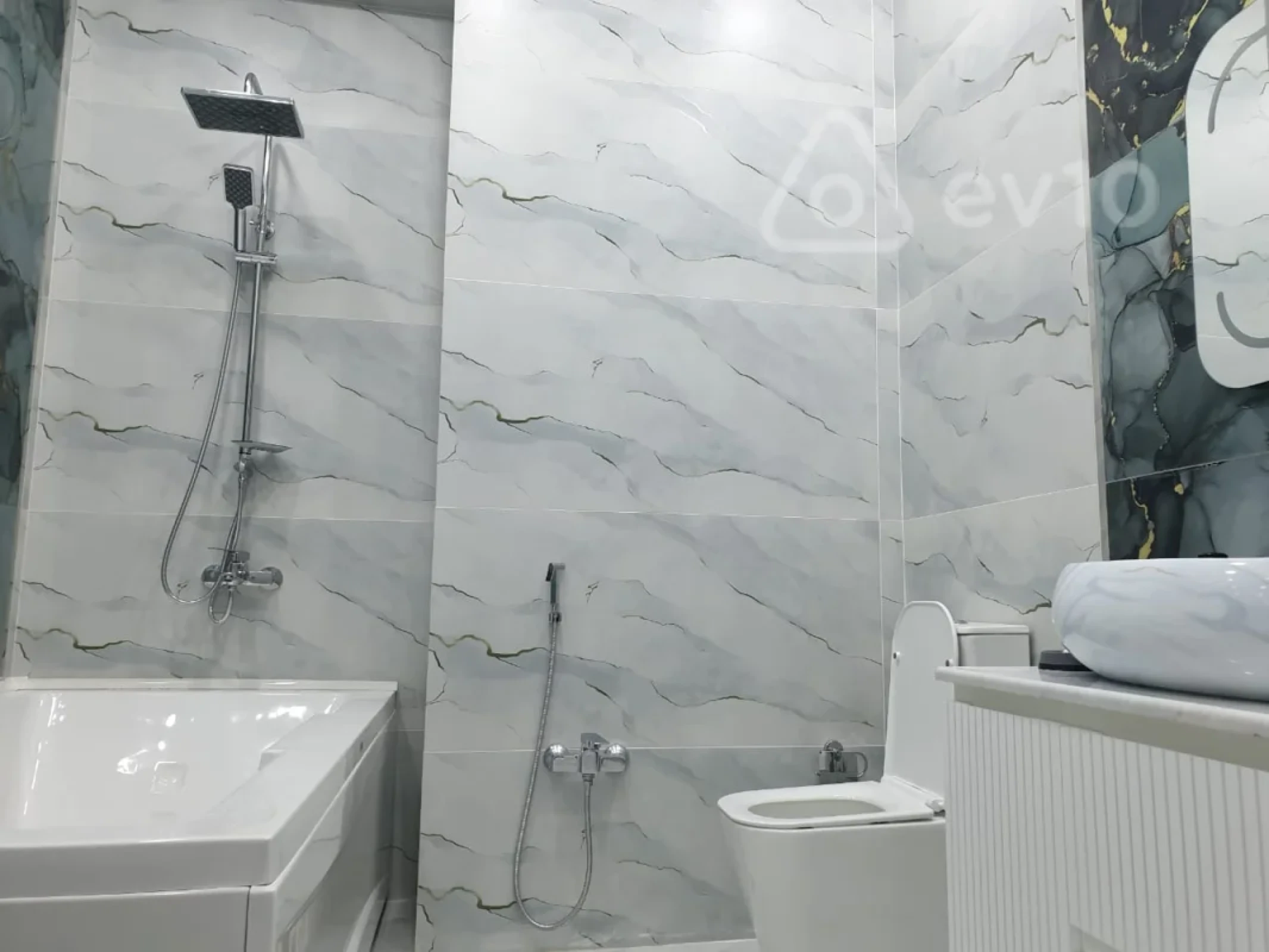 Kirayə verilir 3 otaqlı yeni tikili 141 m²