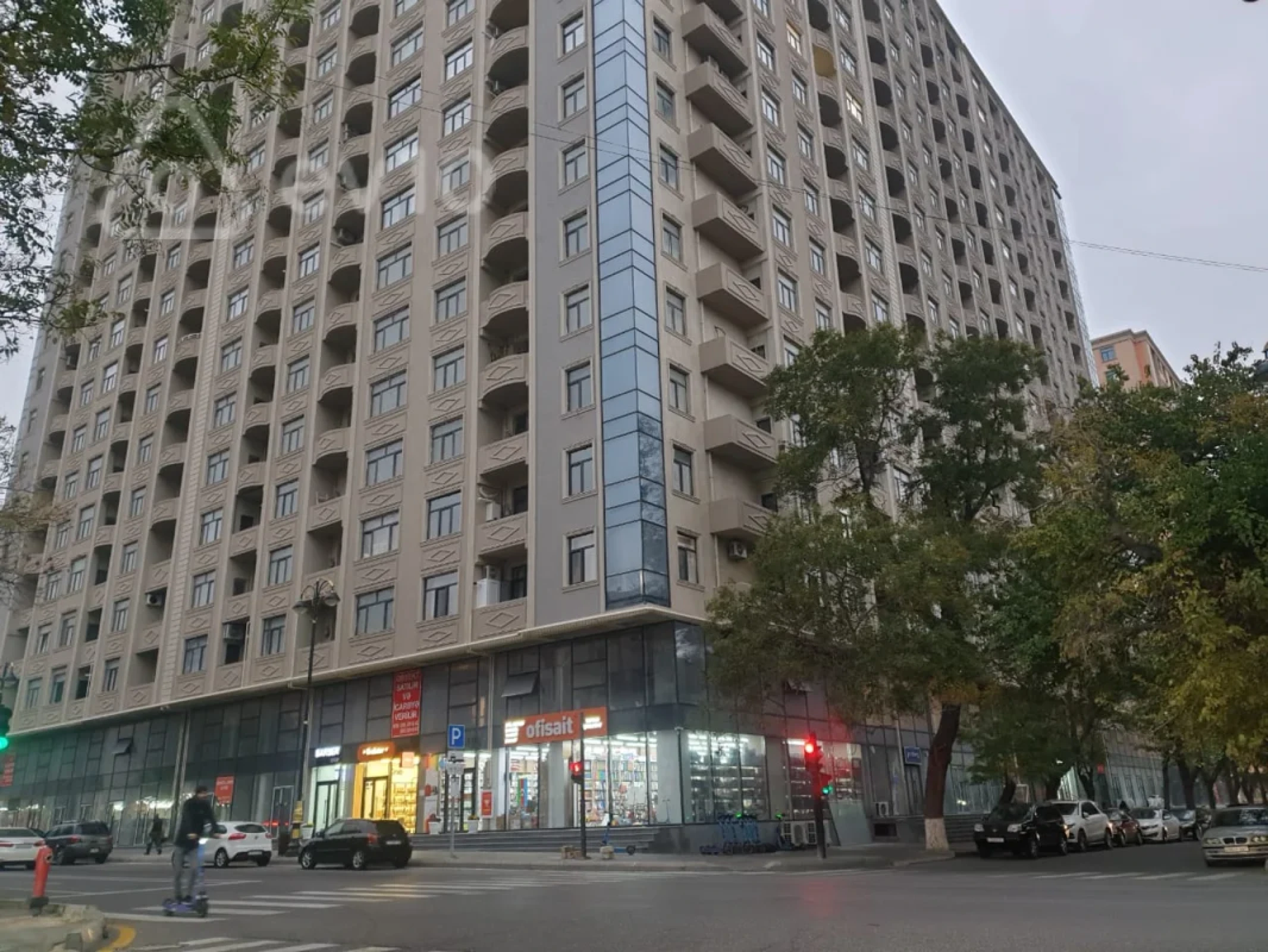 Kirayə verilir 3 otaqlı yeni tikili 141 m²