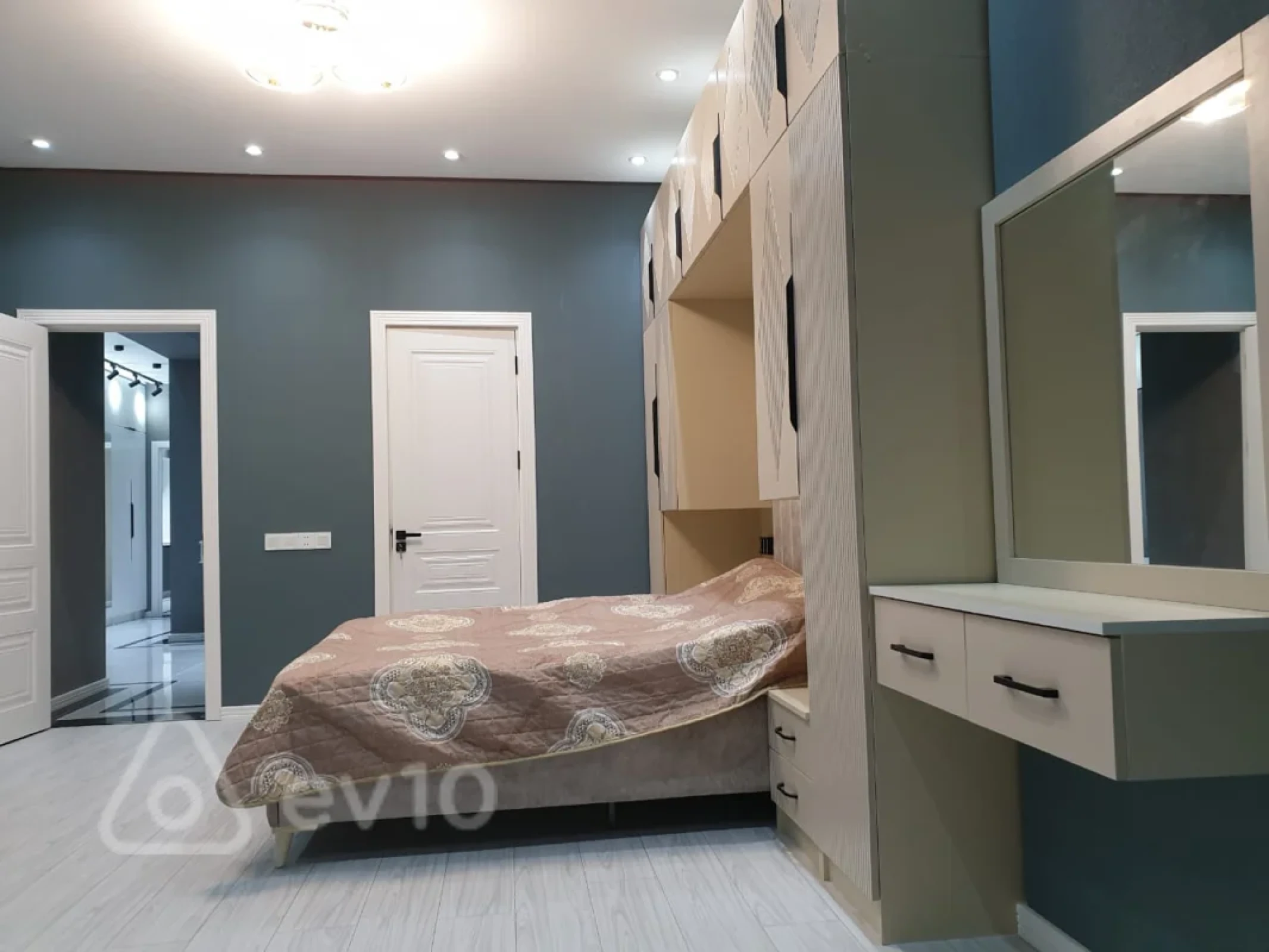 Kirayə verilir 3 otaqlı yeni tikili 141 m²