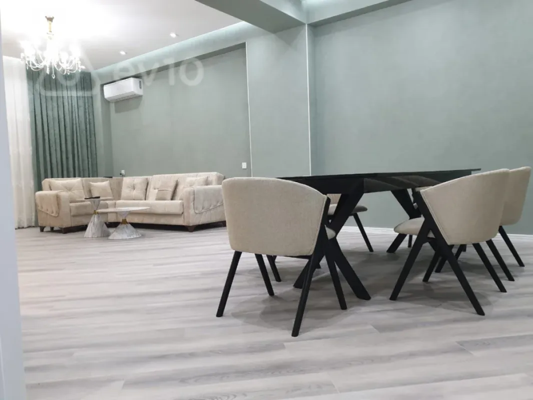 Kirayə verilir 3 otaqlı yeni tikili 141 m²