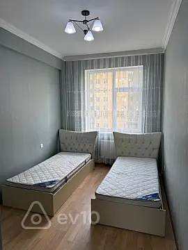 Kirayə verilir 3 otaqlı yeni tikili 80 m²