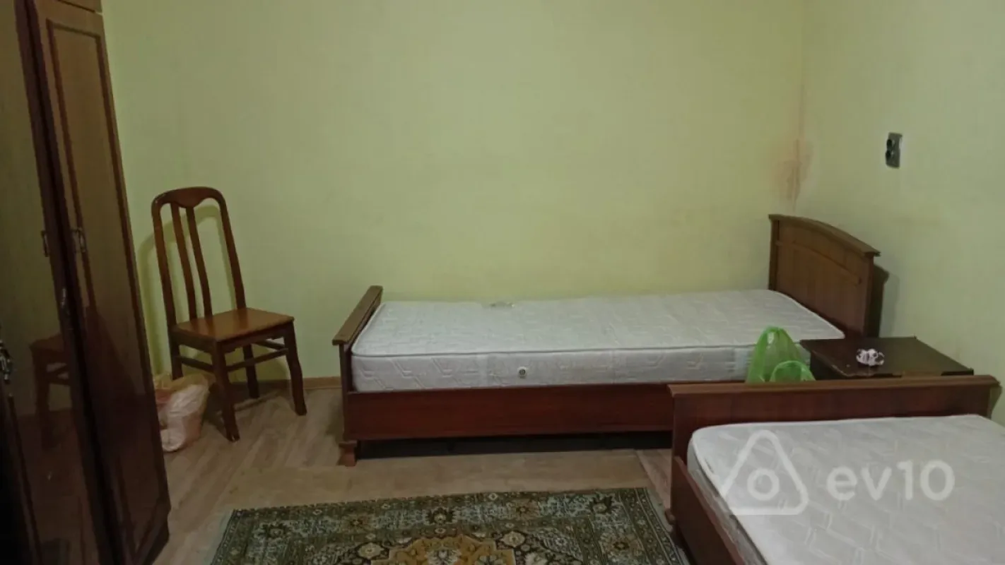 Kirayə verilir 2 otaqlı köhnə tikili 40 m²