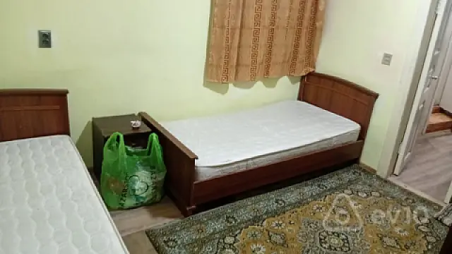 Kirayə verilir 2 otaqlı köhnə tikili 40 m²