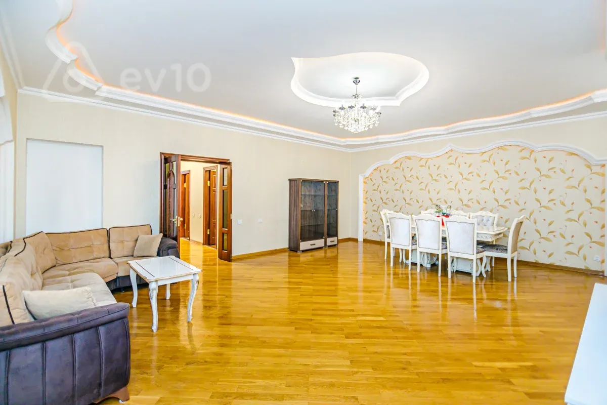 Kirayə verilir 5 otaqlı yeni tikili 200 m²