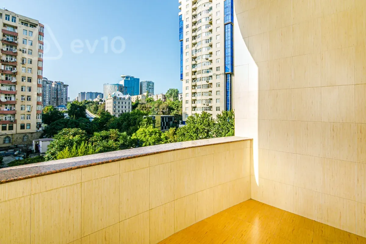 Kirayə verilir 5 otaqlı yeni tikili 200 m²