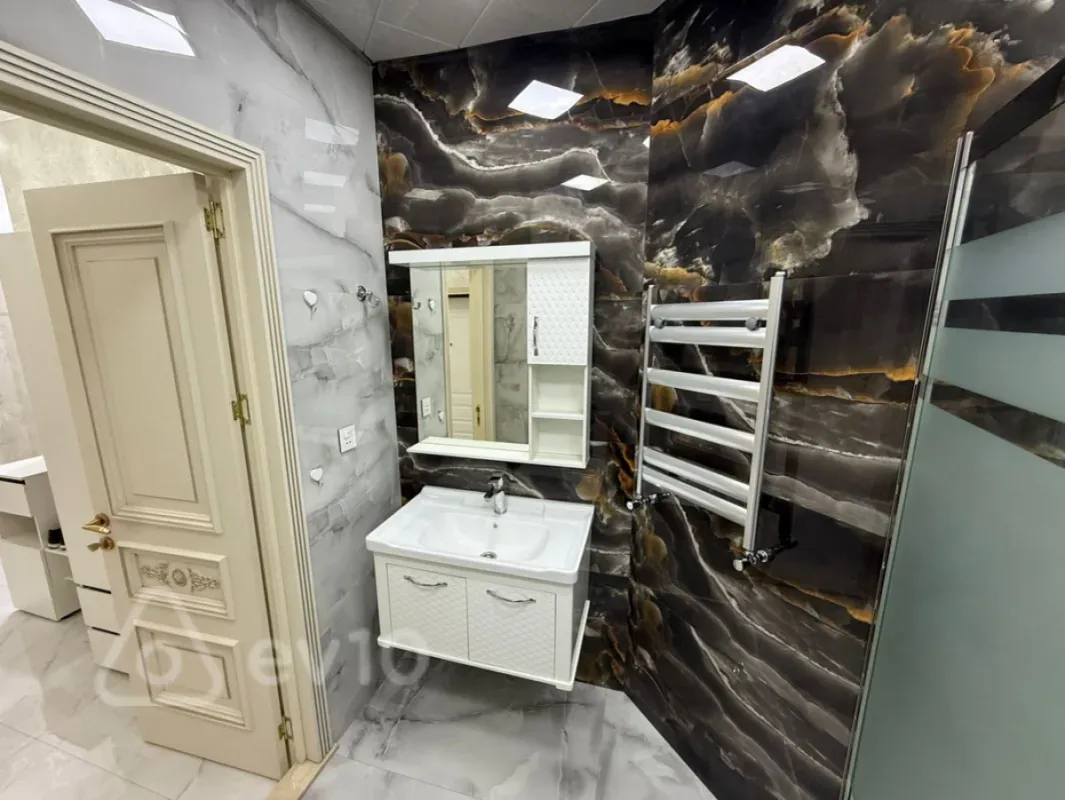 Kirayə verilir 3 otaqlı yeni tikili 120 m²