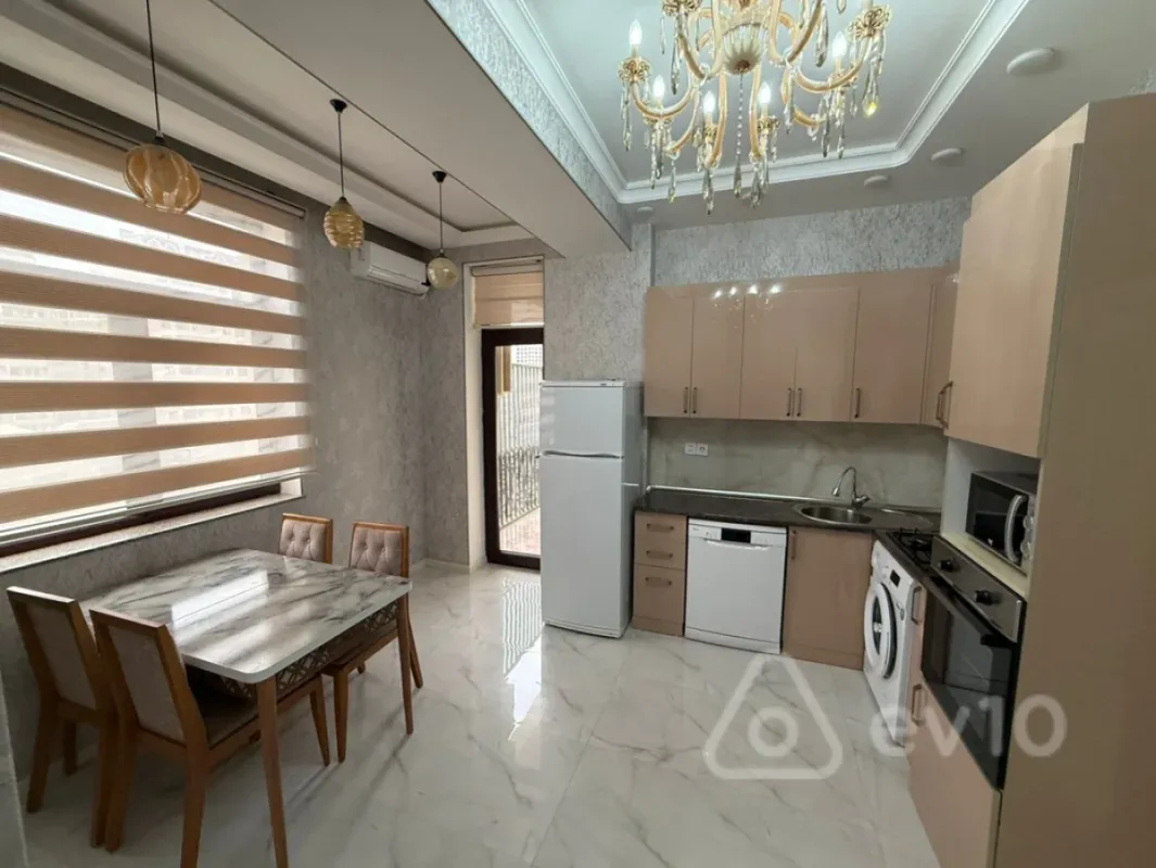 Kirayə verilir 3 otaqlı yeni tikili 120 m²