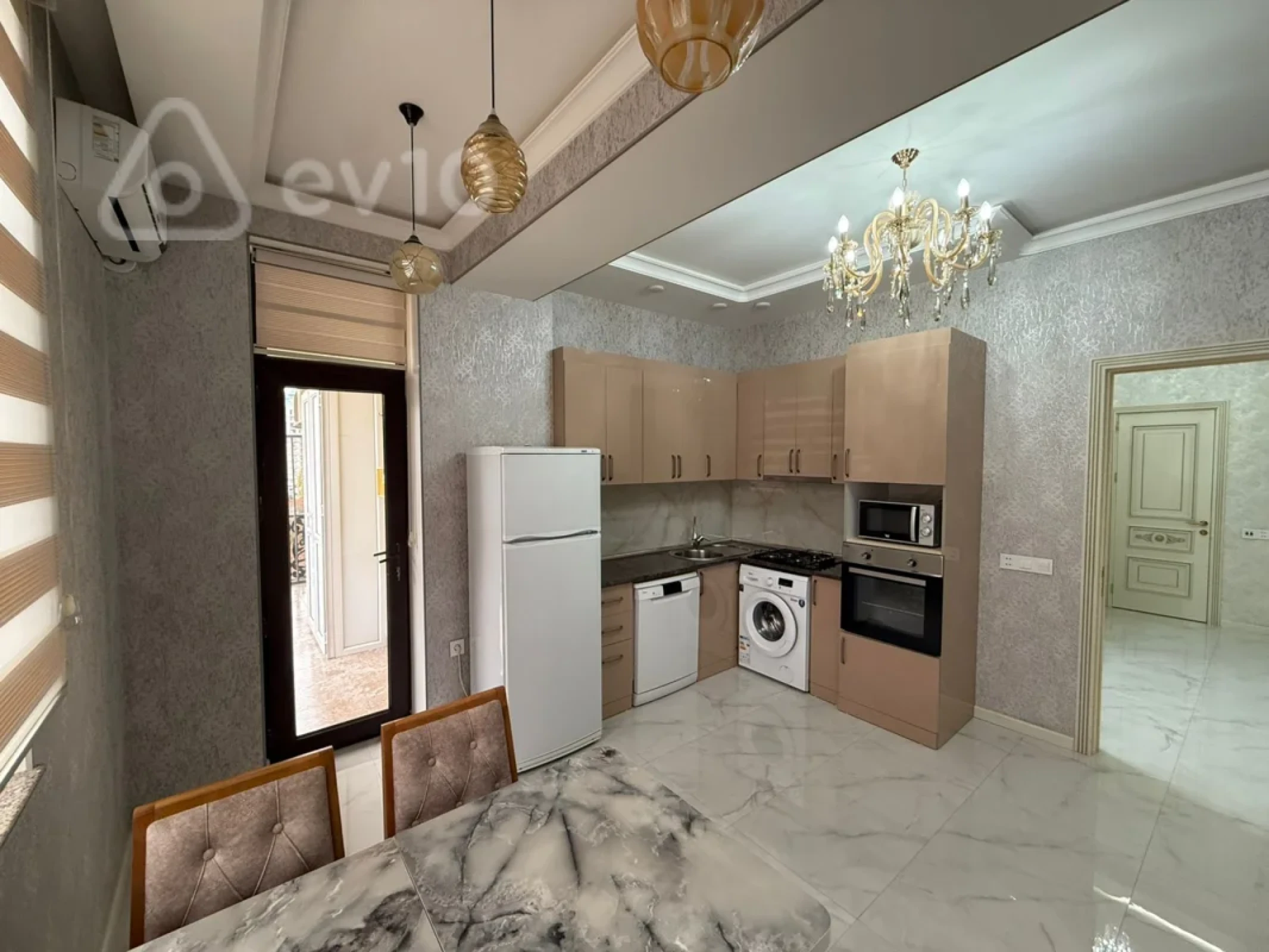 Kirayə verilir 3 otaqlı yeni tikili 120 m²