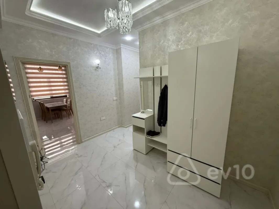 Kirayə verilir 3 otaqlı yeni tikili 120 m²