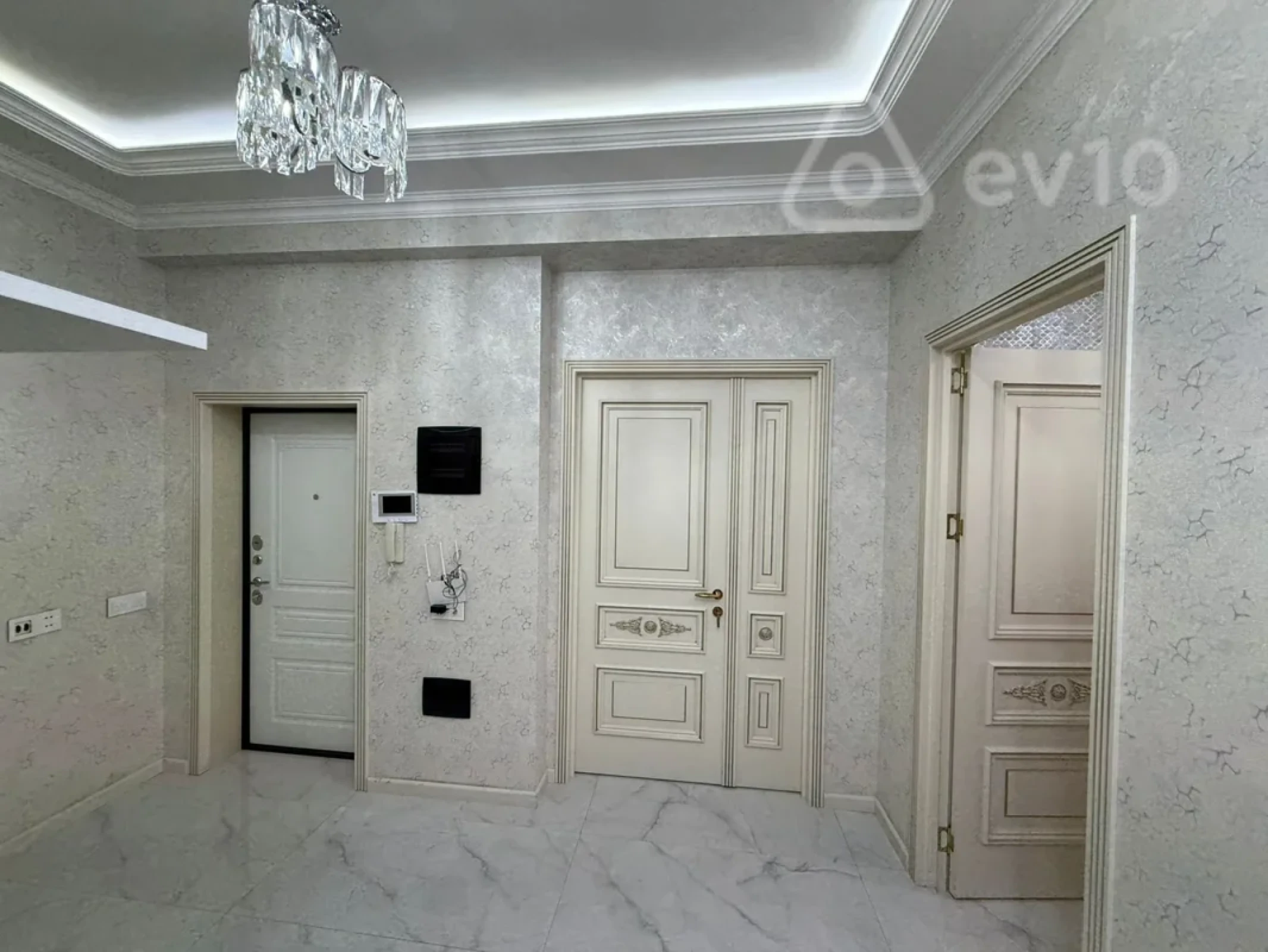 Kirayə verilir 3 otaqlı yeni tikili 120 m²