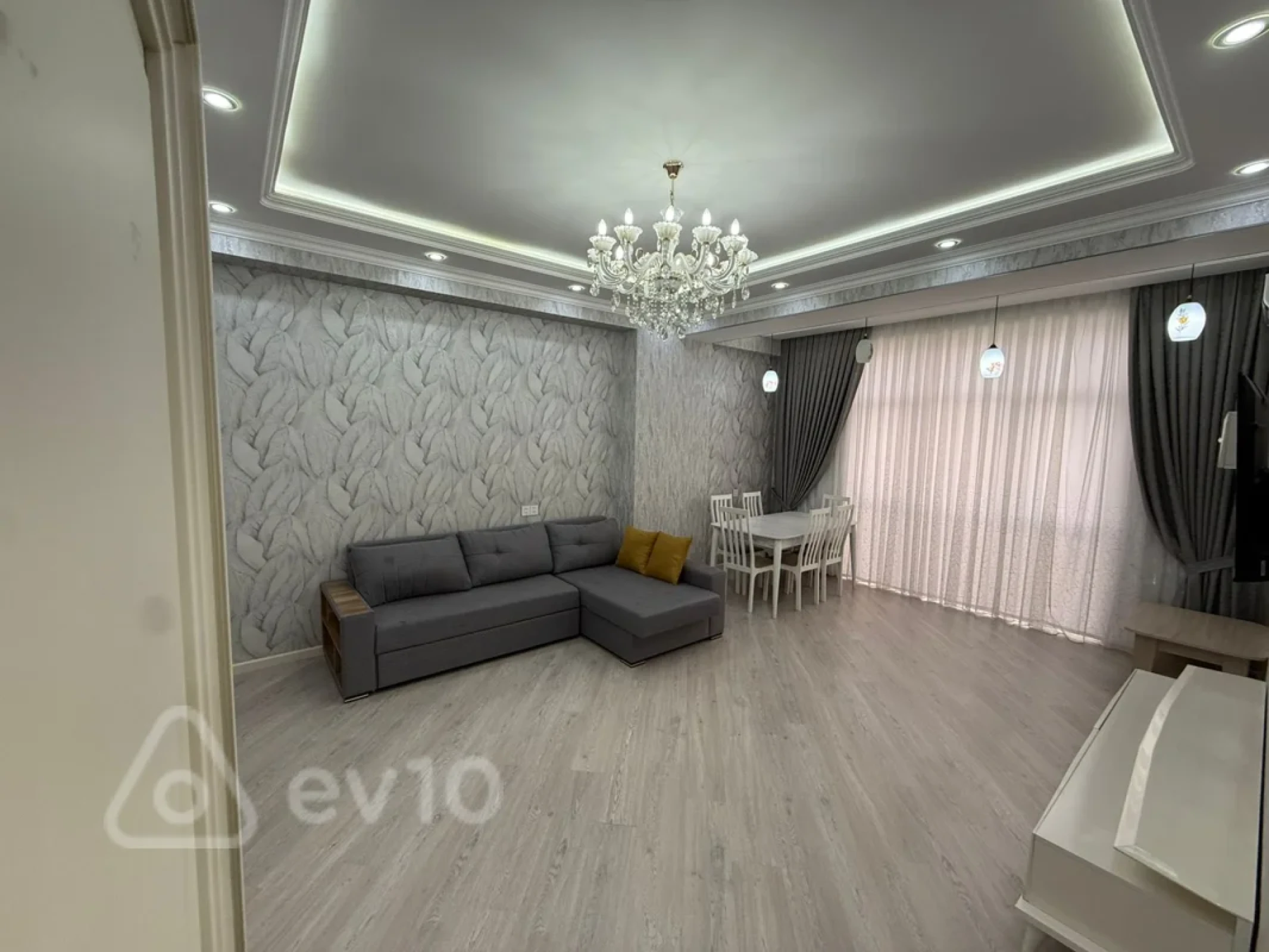 Kirayə verilir 3 otaqlı yeni tikili 120 m²