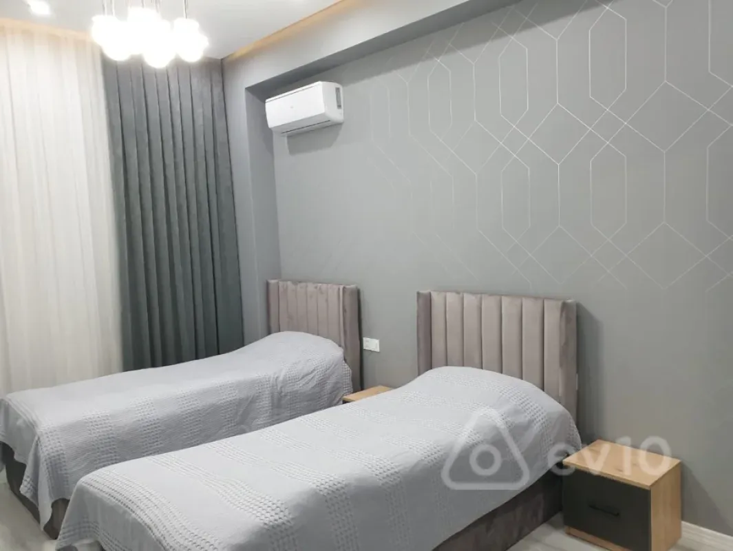 Kirayə verilir 3 otaqlı yeni tikili 150 m²