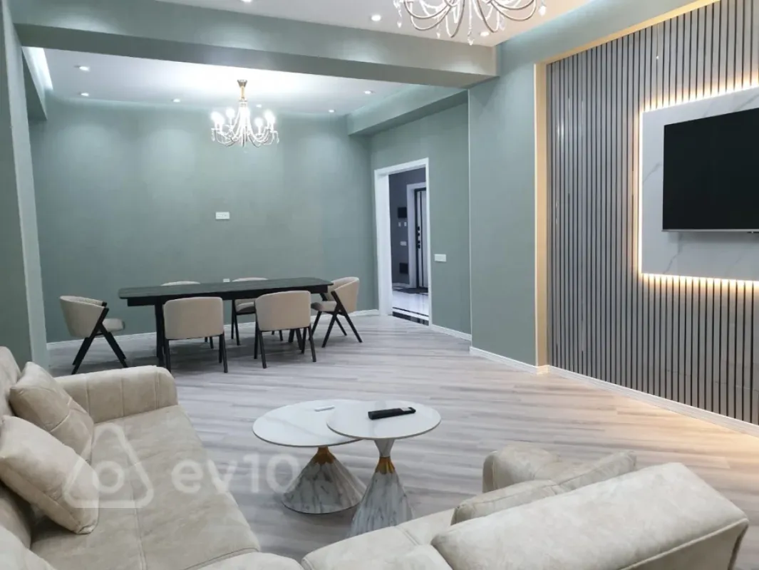 Kirayə verilir 3 otaqlı yeni tikili 150 m²