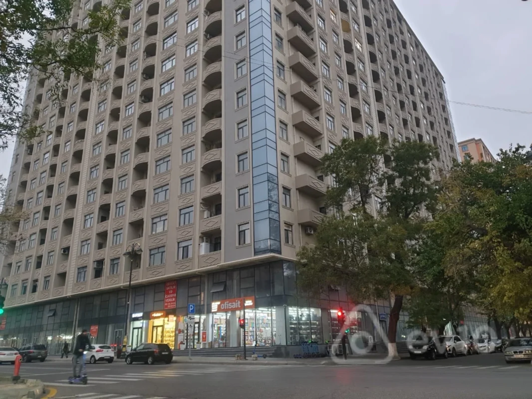 Kirayə verilir 3 otaqlı yeni tikili 150 m²