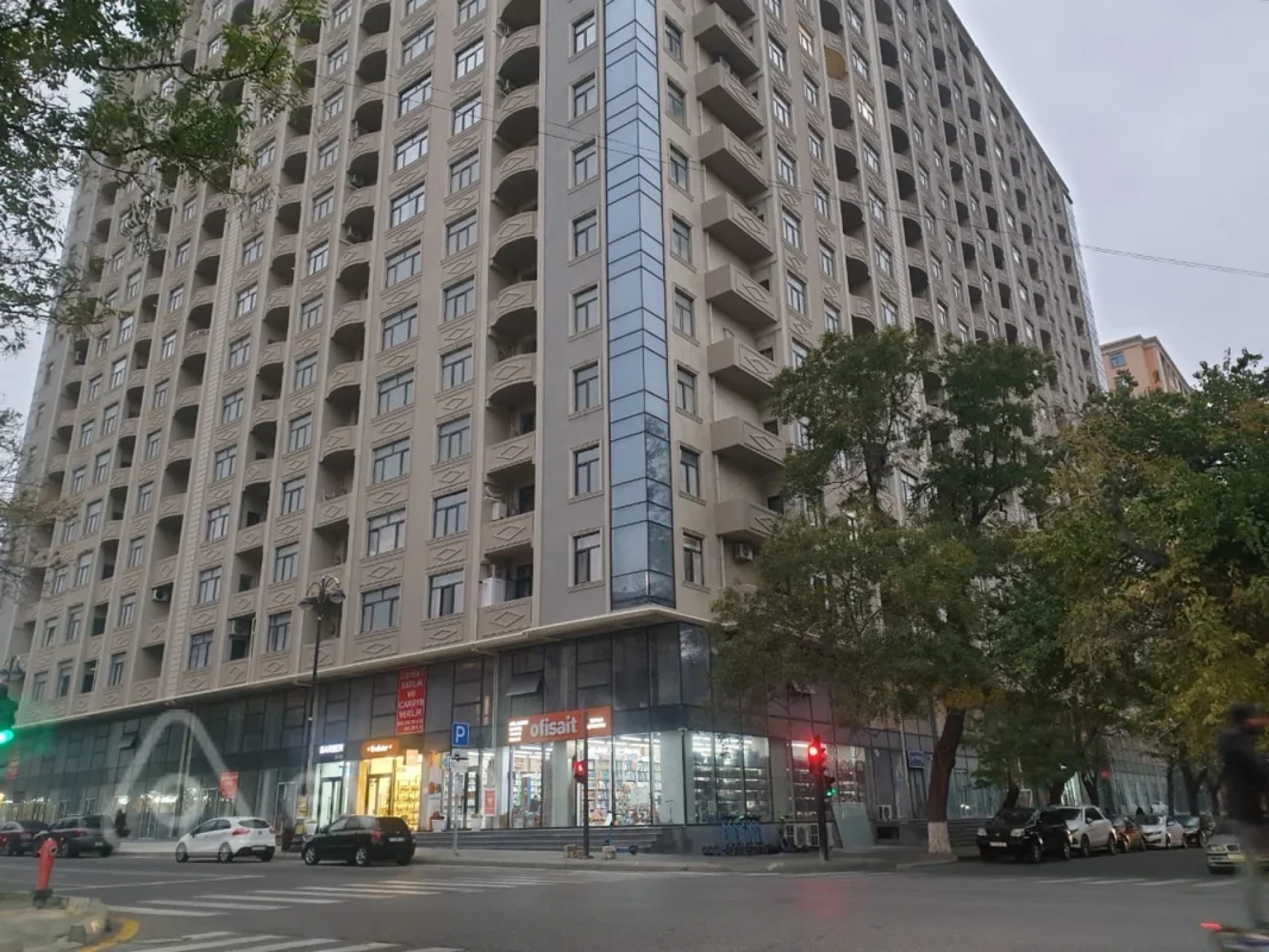 Kirayə verilir 3 otaqlı yeni tikili 150 m²