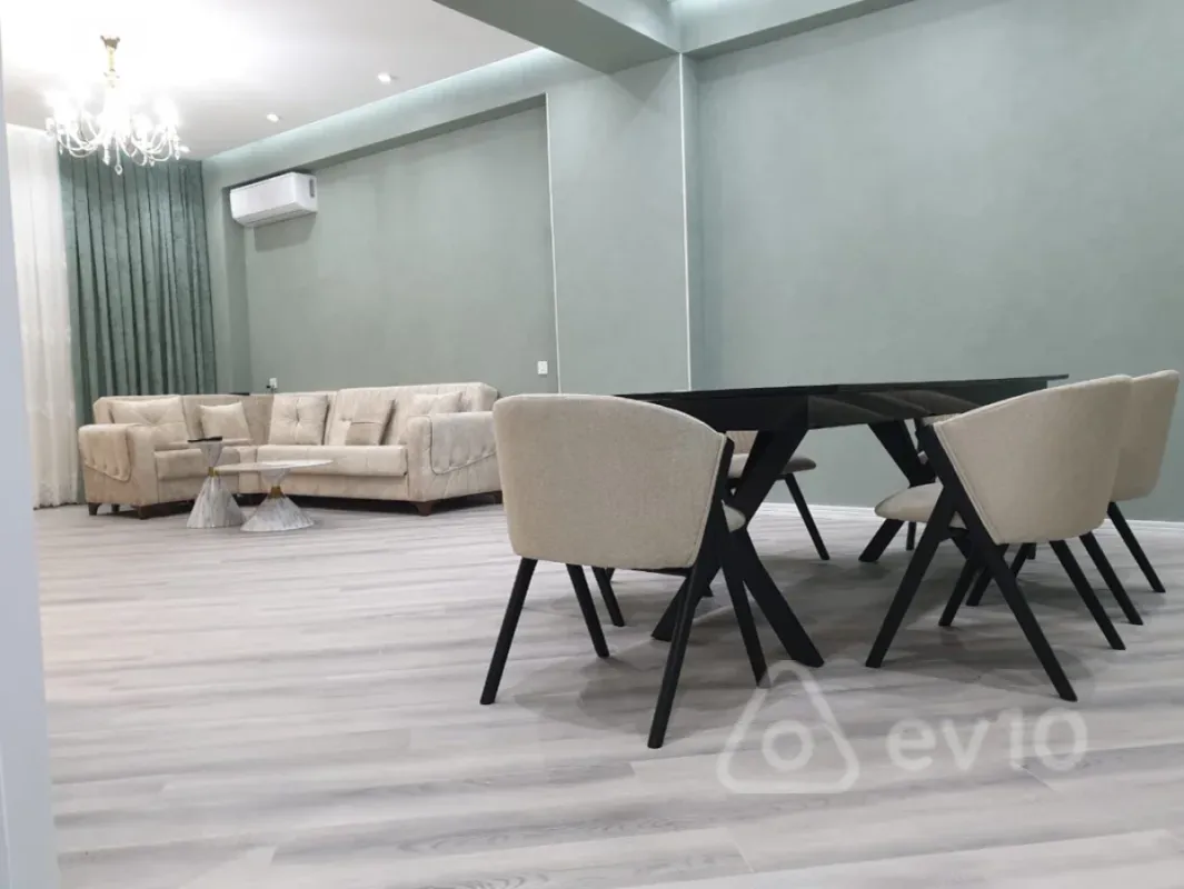 Kirayə verilir 3 otaqlı yeni tikili 150 m²