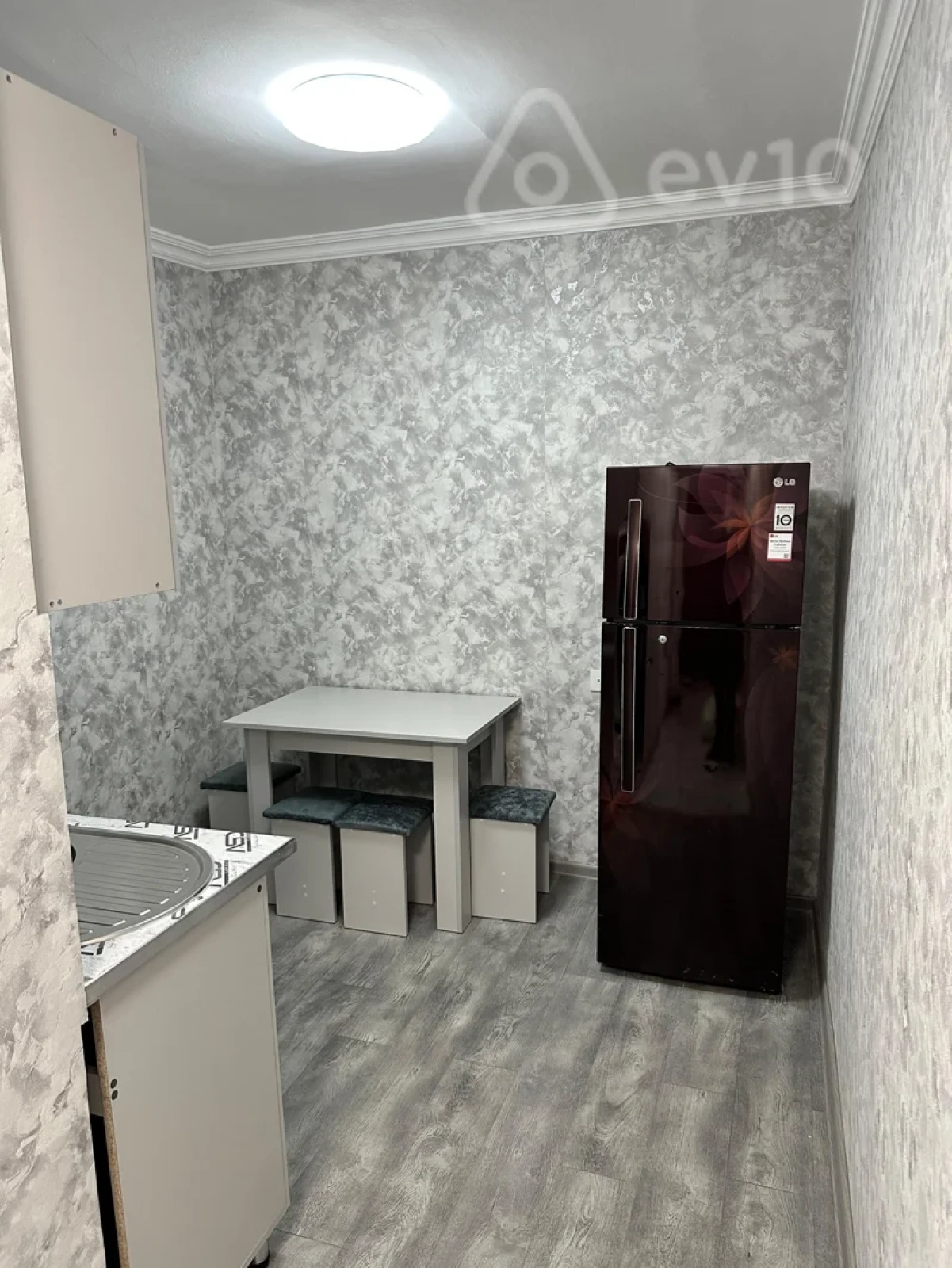 Kirayə verilir 1 otaqlı yeni tikili 31 m²