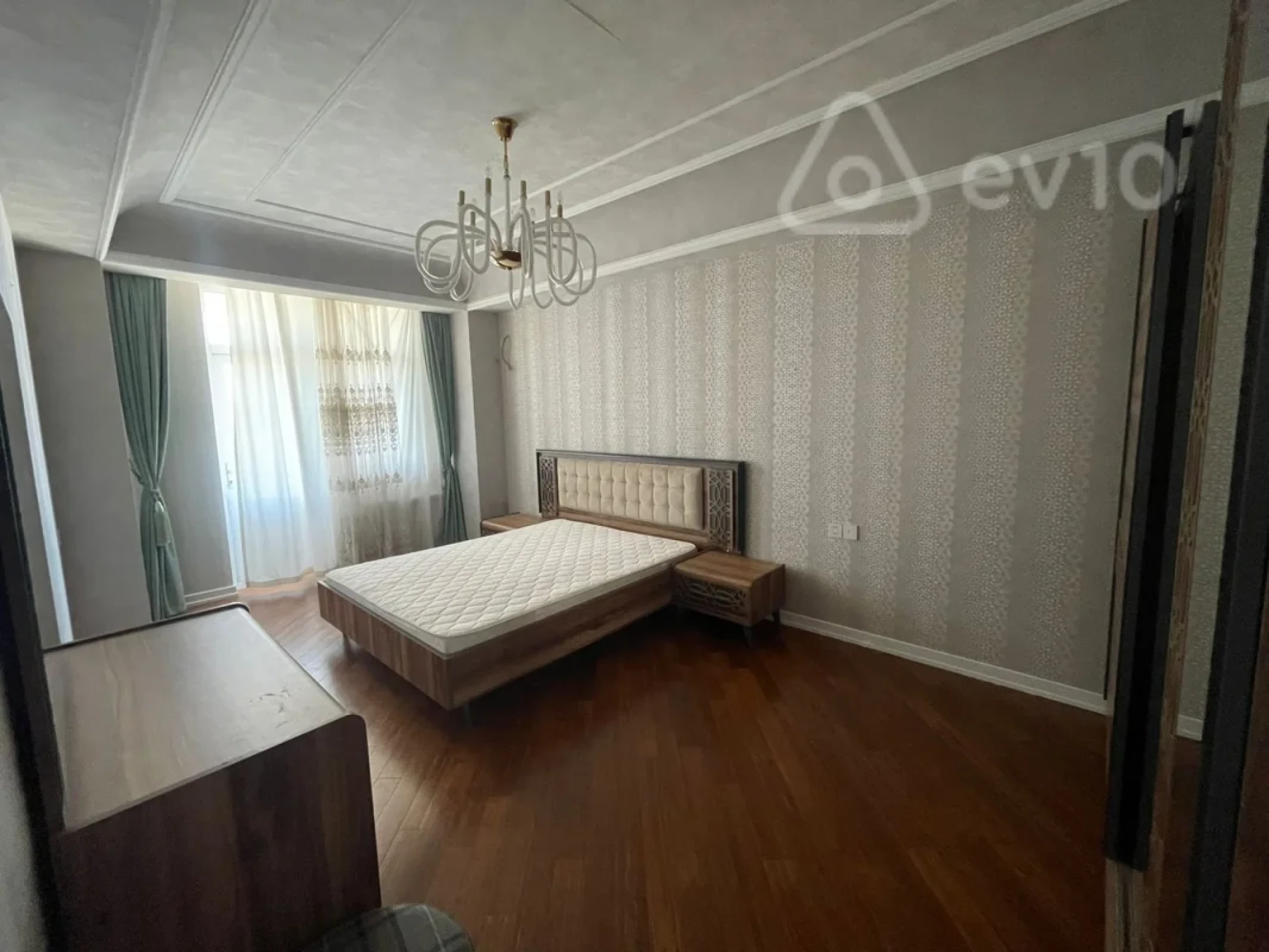 Kirayə verilir 2 otaqlı yeni tikili 98 m²