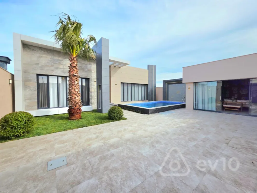 Satılır 4 otaqlı həyət evi 160 m²