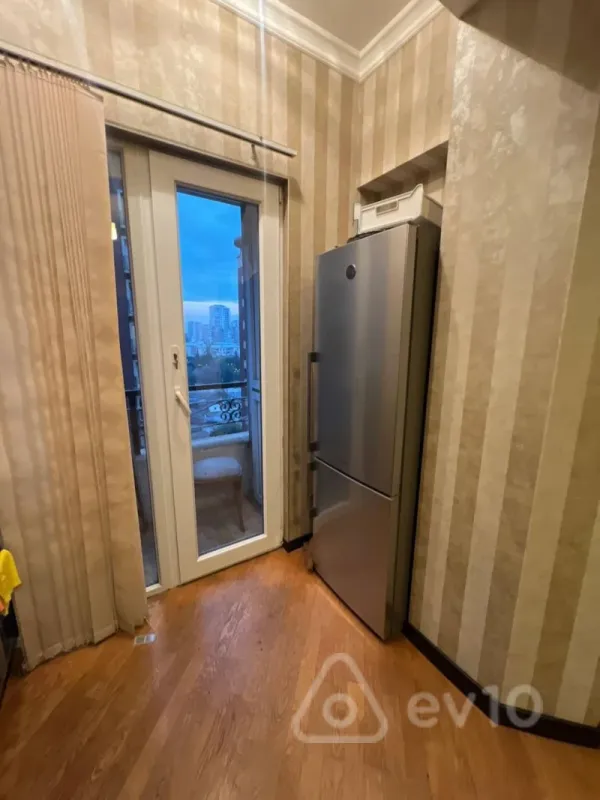 Kirayə verilir 3 otaqlı yeni tikili 100 m²