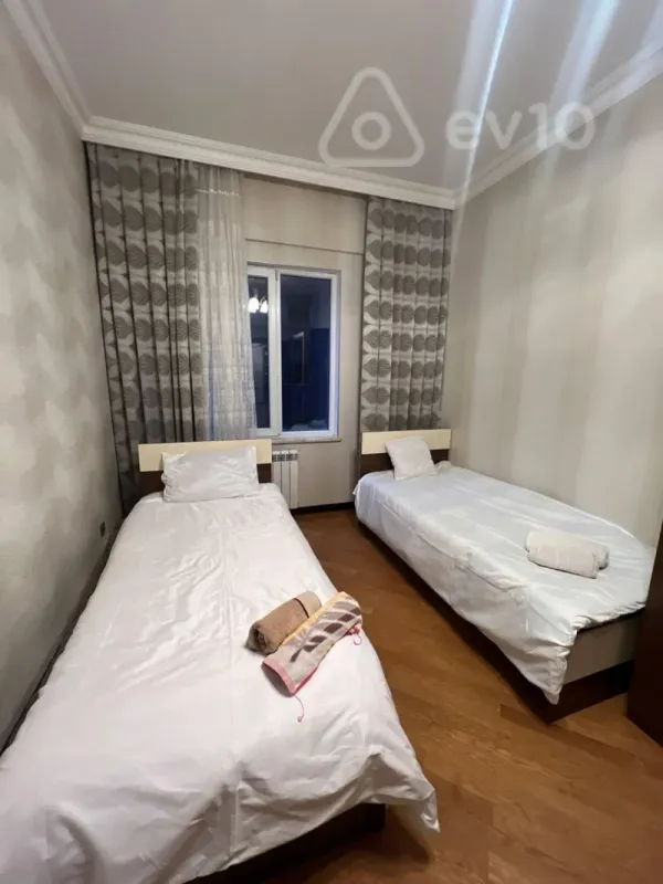 Kirayə verilir 3 otaqlı yeni tikili 100 m²