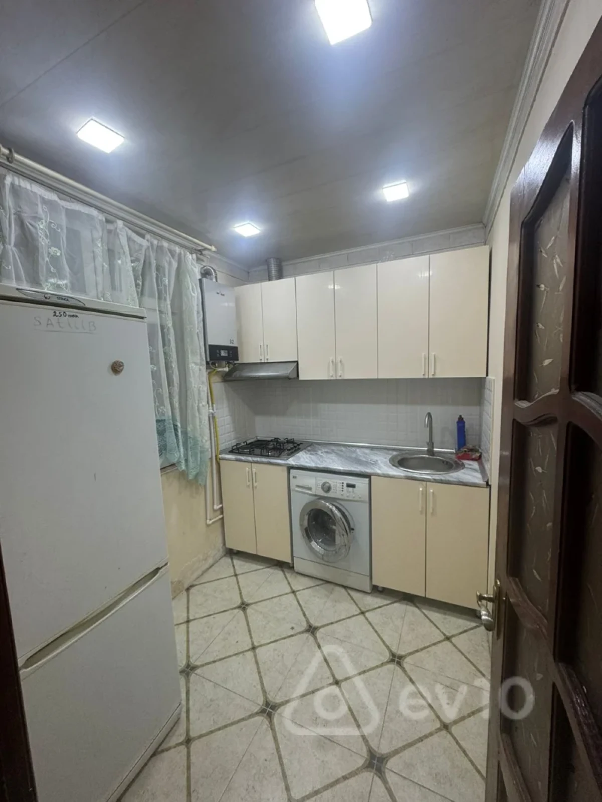 Kirayə verilir 2 otaqlı yeni tikili 48 m²