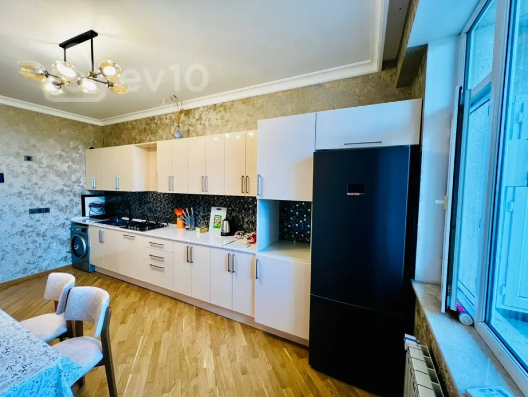 Satılır 3 otaqlı yeni tikili 145 m²