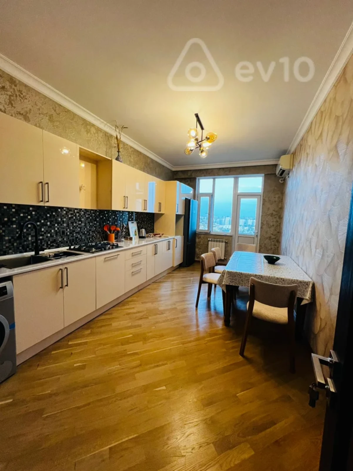 Satılır 3 otaqlı yeni tikili 145 m²