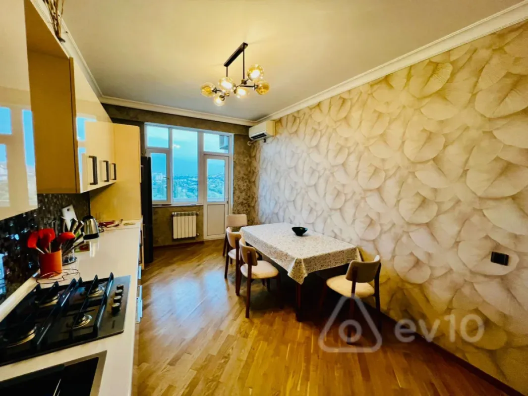 Satılır 3 otaqlı yeni tikili 145 m²